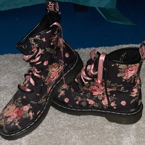 Dr. Marten | Floral Printed Boots | Black